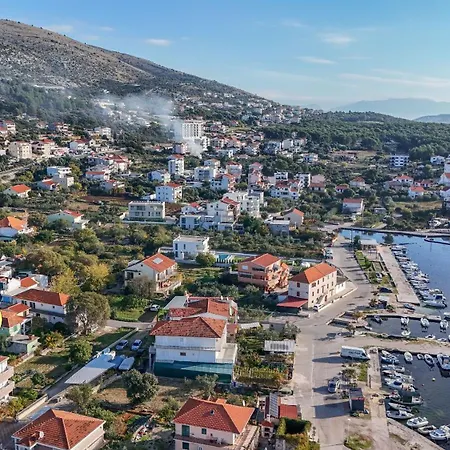 בית נופש House Dvor