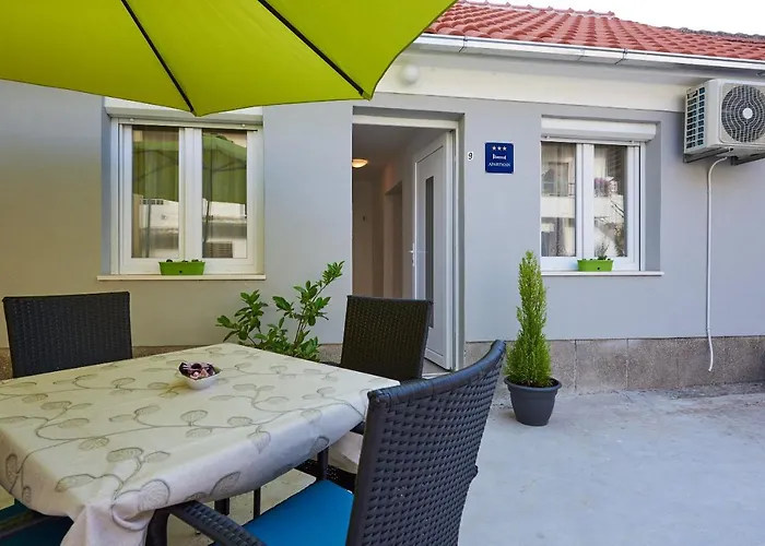 House Dvor Casa vacanze