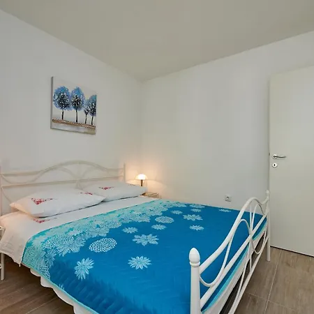 House Dvor