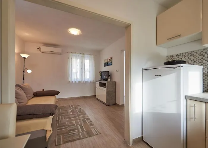 House Dvor * Seget Vranjica